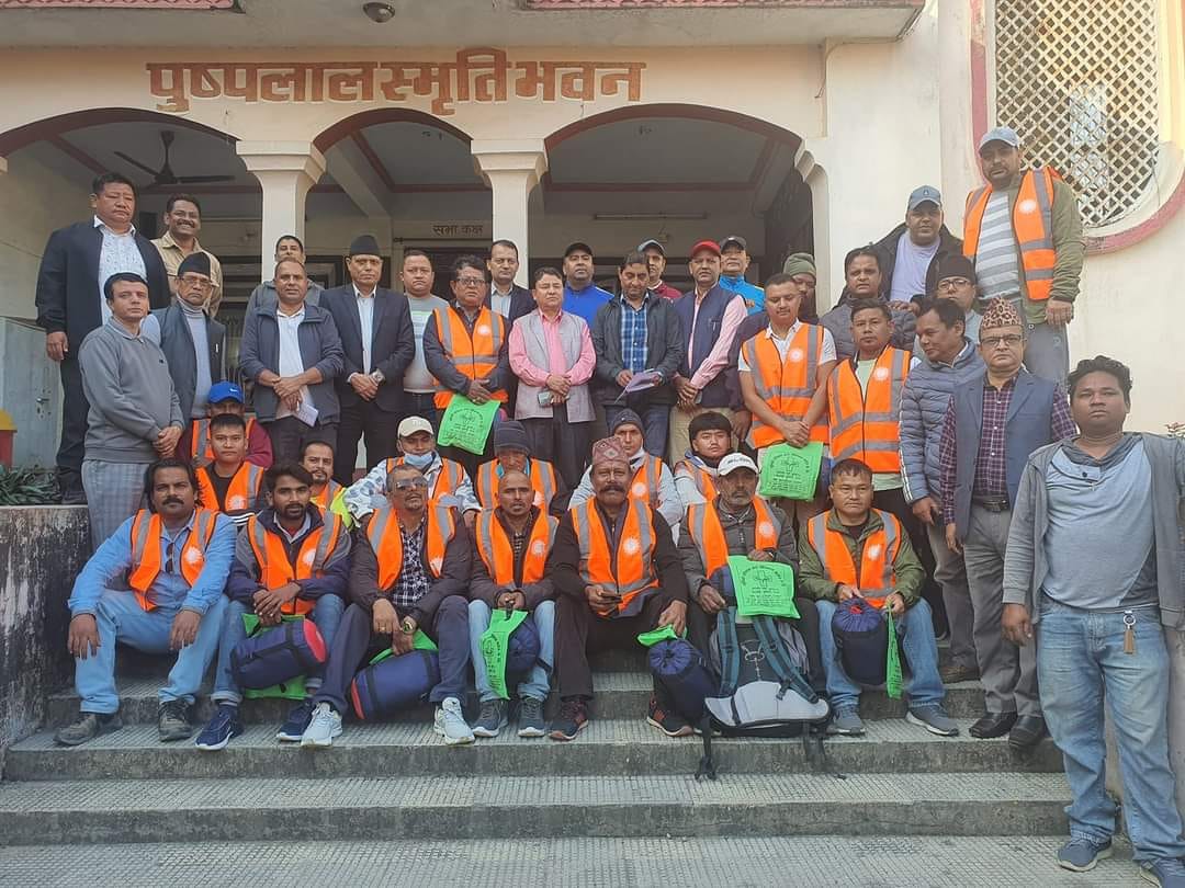 नेकपा एमाले रुपन्देहीले पठायो भूकम्प प्रभावित क्षेत्रमा स्वयंसेवक