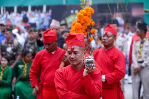 बडादशैंको सातौ दिन  :फूलपाती भित्र्याएर मनाइँदै
