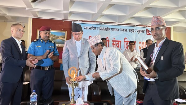 लुम्बिनी प्रदेशमा उत्सवका रूपमा मनाइयो निजामती सेवा दिवस