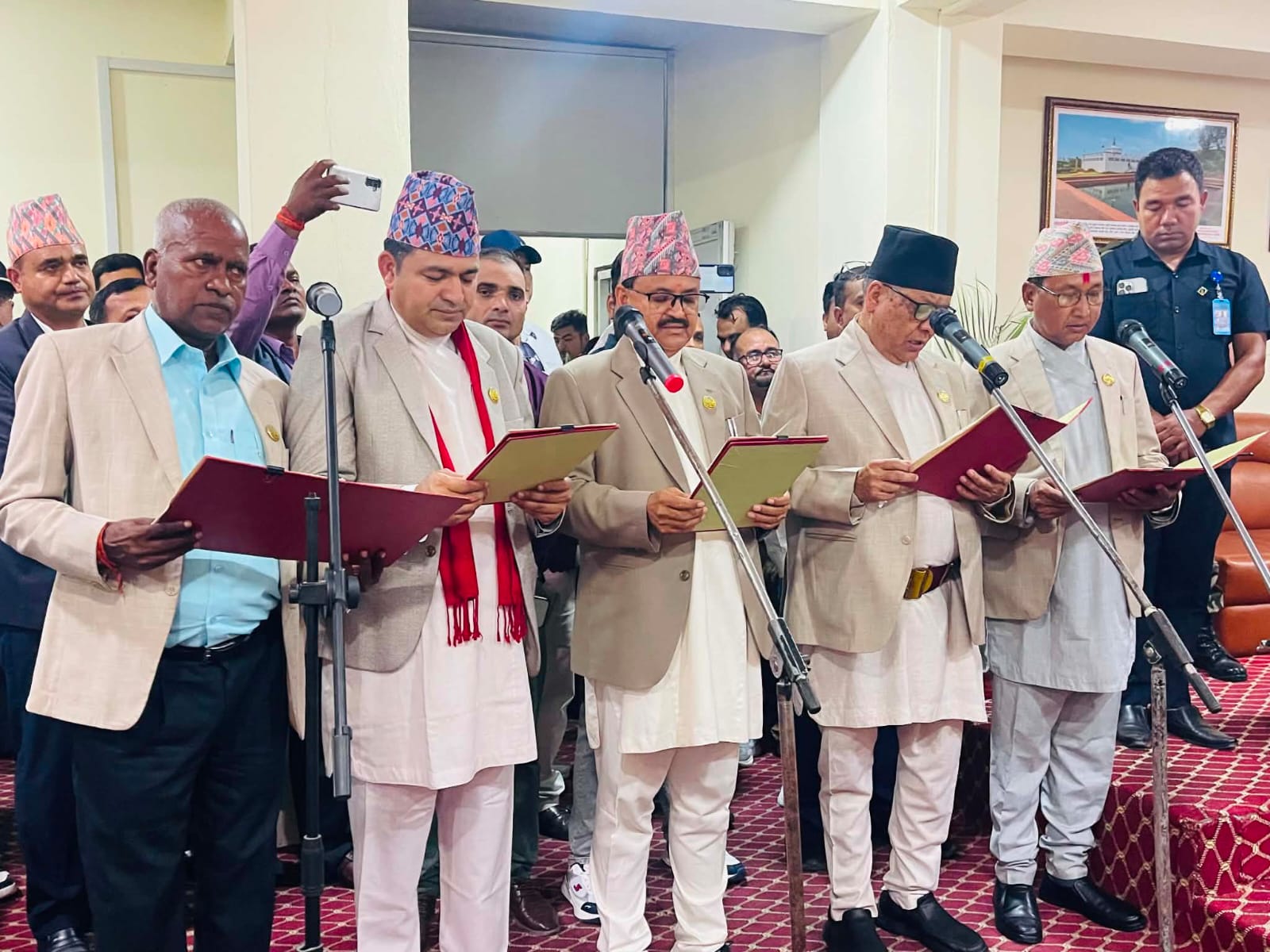 लुम्बिनी प्रदेशका पाँच नयाँ मन्त्रीको शपथ