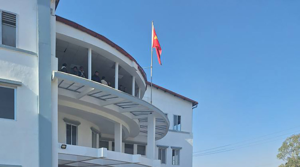 देश जलाउनेले नै देश बनाउने पार्टीको झण्डा जलाए - एमाले