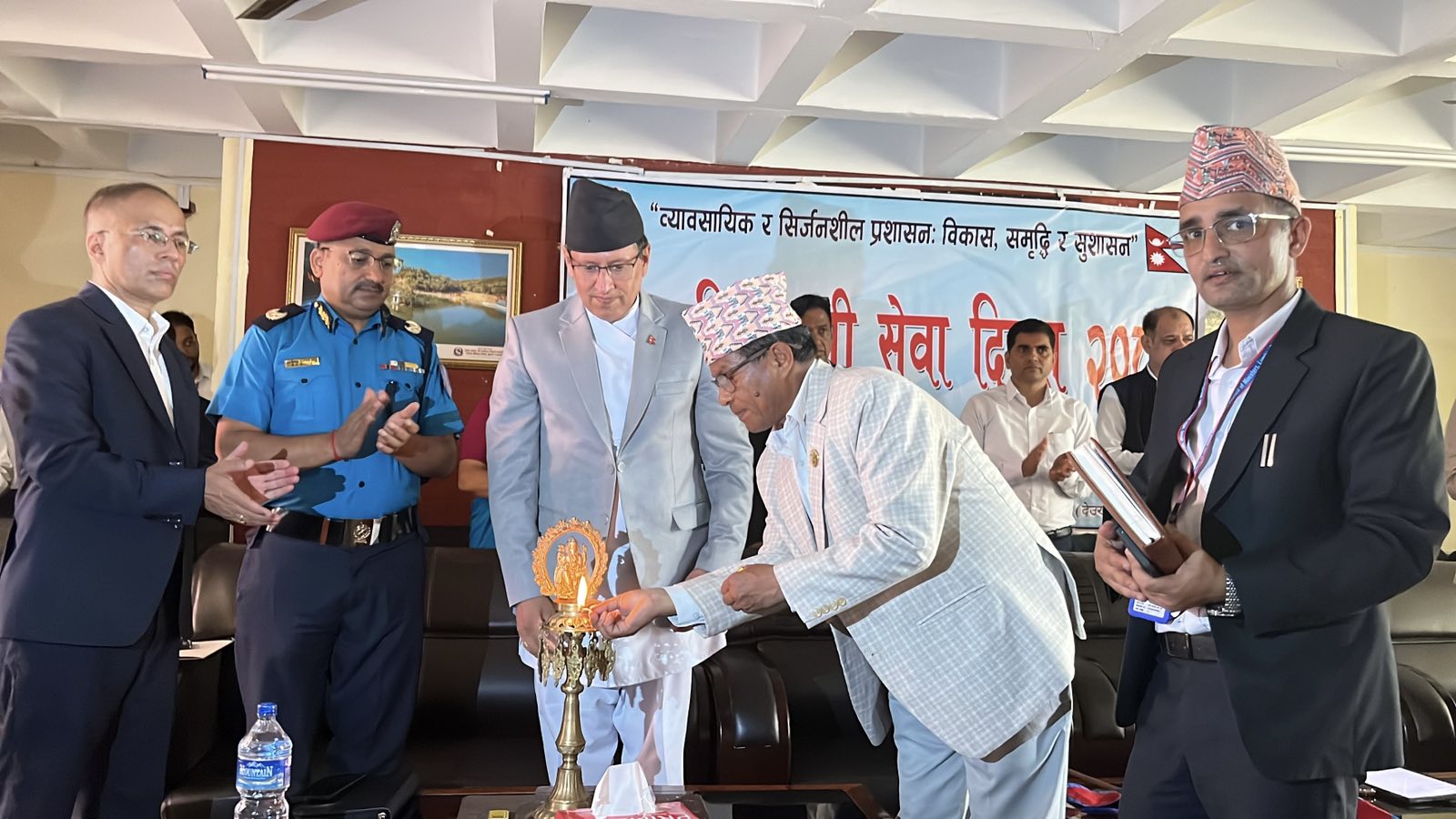 लुम्बिनी प्रदेशमा उत्सवका रूपमा मनाइयो निजामती सेवा दिवस